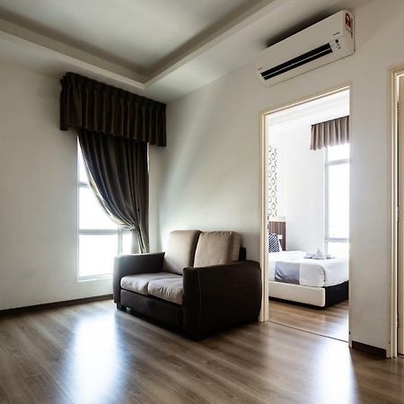 E-Red Hotel Melaka Экстерьер фото