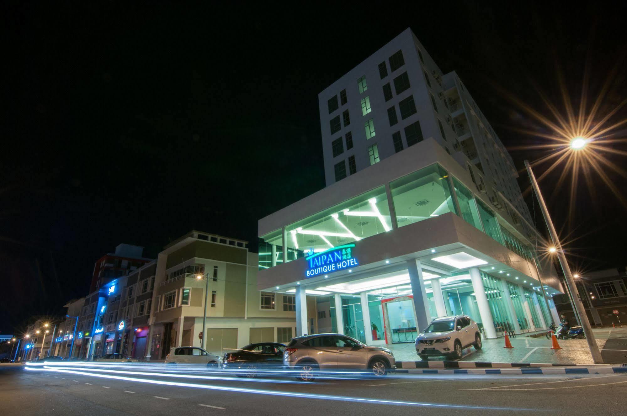E-Red Hotel Melaka Экстерьер фото