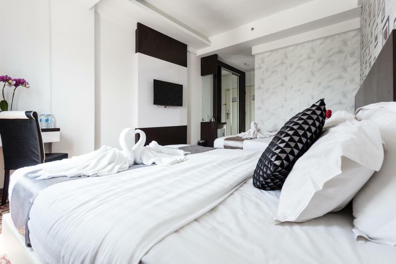 E-Red Hotel Melaka Экстерьер фото